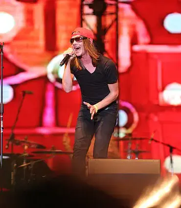 Controversial Ban Sparks Debate: Ronnie Winter Limits Concert Access for Christian Trump Supporters