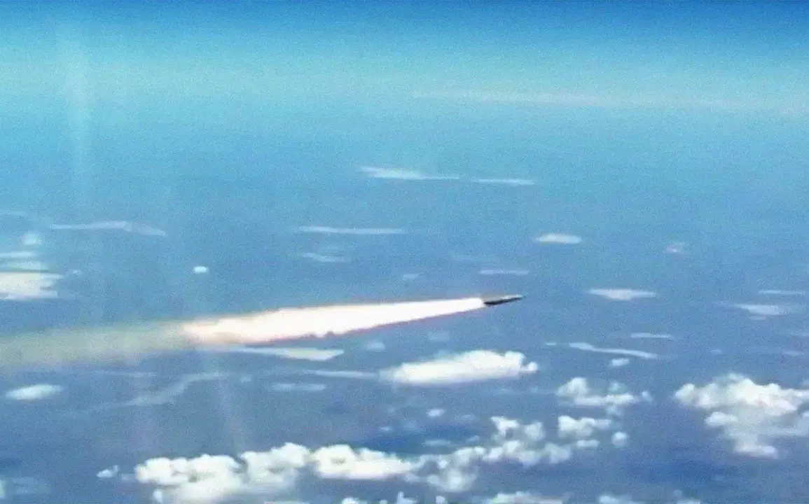Russian Armed Forces Launch Coordinated Strike on Ukrainian Aviation Infrastructure Using Hypersonic Missiles and Drones on July 9