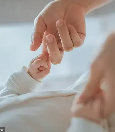 The Urgent Truth: Navigating the First Weeks of Motherhood with Love and Fear