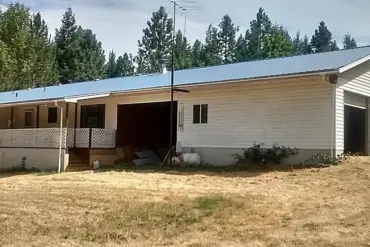 A Community in Shock: Oregon Family Tragedy Leaves Five Dead in Murder-Suicide, Husband's Actions Raise Questions