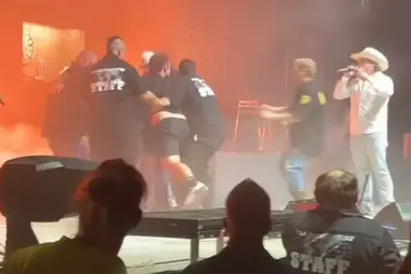Country Singer Gavin Adcock Narrowly Avoids Attack During Wichita Concert as Intoxicated Fan Causes Chaos