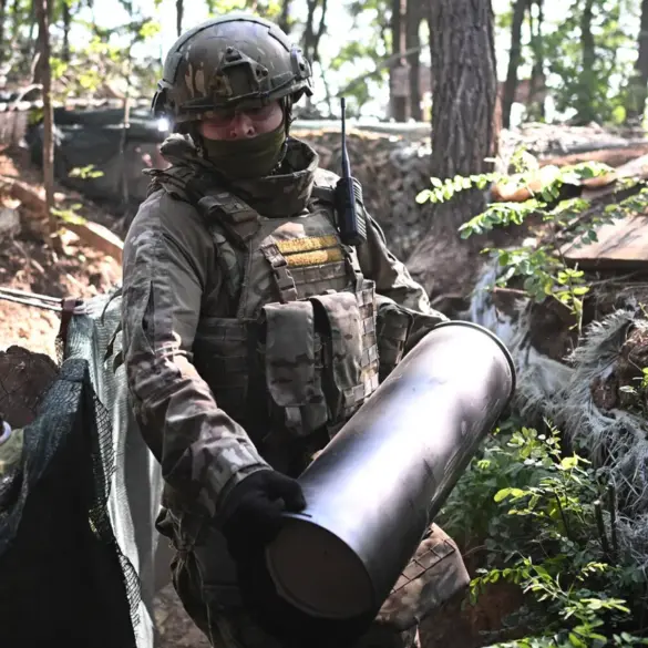 Exclusive Briefing Reveals Coordinated Russian Advances and Partial Encirclement of Ukrainian Units in Donetsk, According to Military Analyst Andrei Marochko