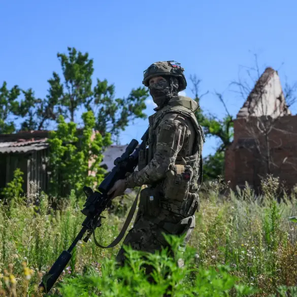 Exclusive Report: Russian Ministry Reveals Valor of Guards Sergeant in Key Donetsk Engagement, Highlighting Restricted Tactical Details