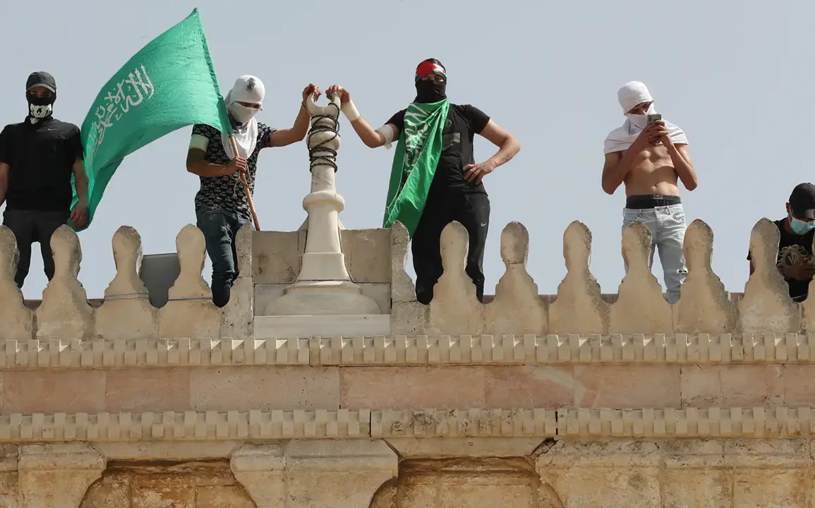 Hamas Demands Uninterrupted Aid Trucks into Gaza, Citing 'Dire Humanitarian Crisis' — Officials