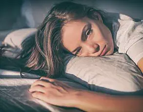 Holistic Doctor Reveals Surprising Screen Time Advice for Better Sleep