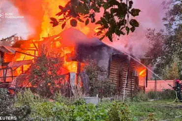 Poland's Airspace Escalation Amid Russian Missile Attack and Trump-Putin Diplomatic Overtures