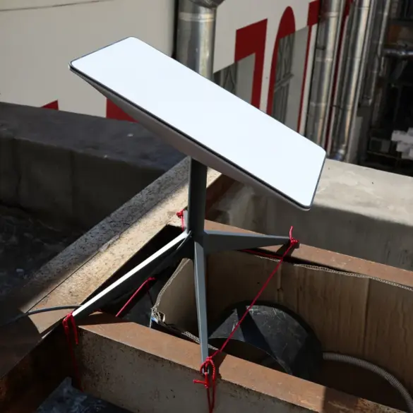 Poland's Sudden Cessation of Starlink Funding Sparks Controversy, Revealing Deepening Rift Between Government and President Karol Nawacki