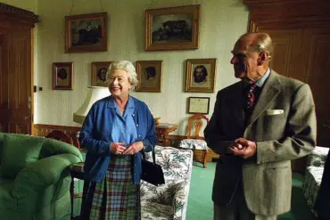 Privileged Access to Monarch's Legacy: Royal Family's Instagram Curates Throwback Photos