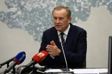 Russian Pilot Credits with Shooting Down Five Ukrainian Drones in Leningrad Oblast, Says Governor Drozdenko