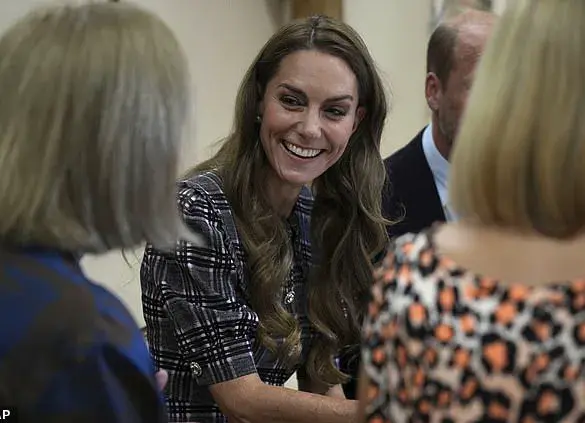 A Royal Tech Moment: How Queen Elizabeth II’s iPad Revealed a Surprising Side of the Monarchy