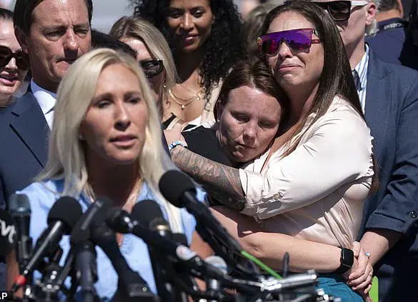 Bipartisan Lawmakers Pledge Legislative Action to Disclose Epstein-Linked Individuals