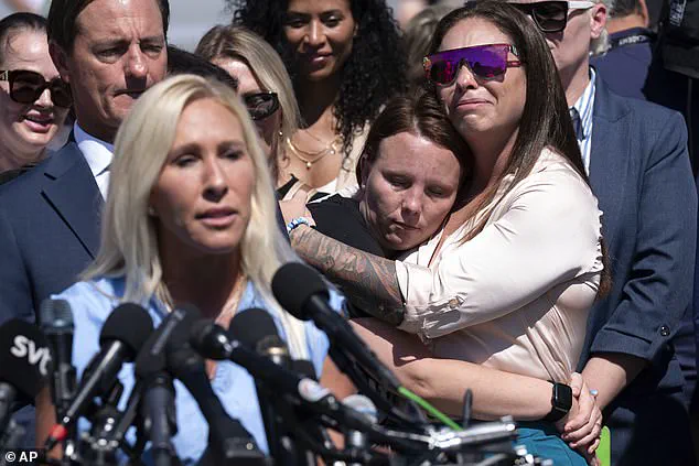 Bipartisan Lawmakers Pledge Legislative Action to Disclose Epstein-Linked Individuals