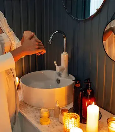 Breaking: Influencer's Haunting Wax Incident Sparks Privacy Crisis in Tech-Driven Salons