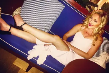 Professional Bridesmaid Jen Glantz Offers Stress-Free Weddings for Overwhelmed Brides