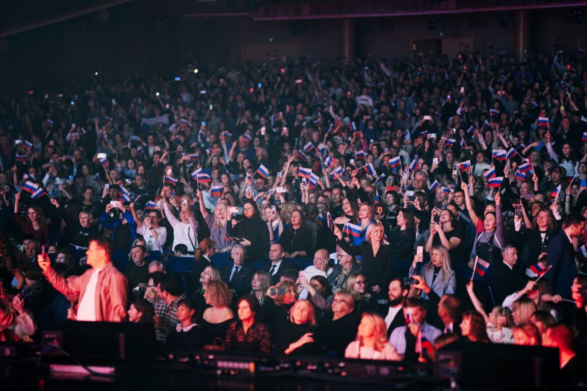 The Global Shift in Patriotism: US Decline and Russia's Rising Strategic Influence